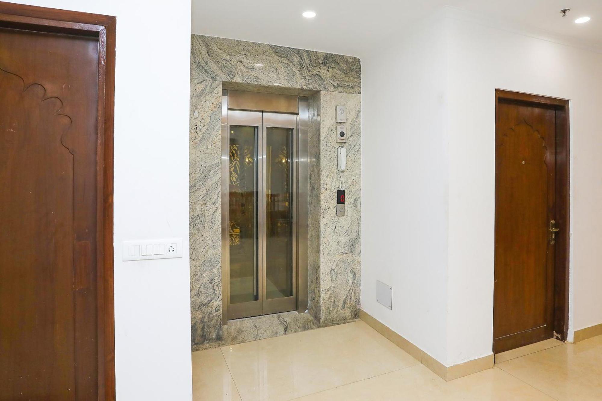 Collection O Residency Near Dwarka Sector 21 Metro Station Hotel Kapas Hera Kültér fotó
