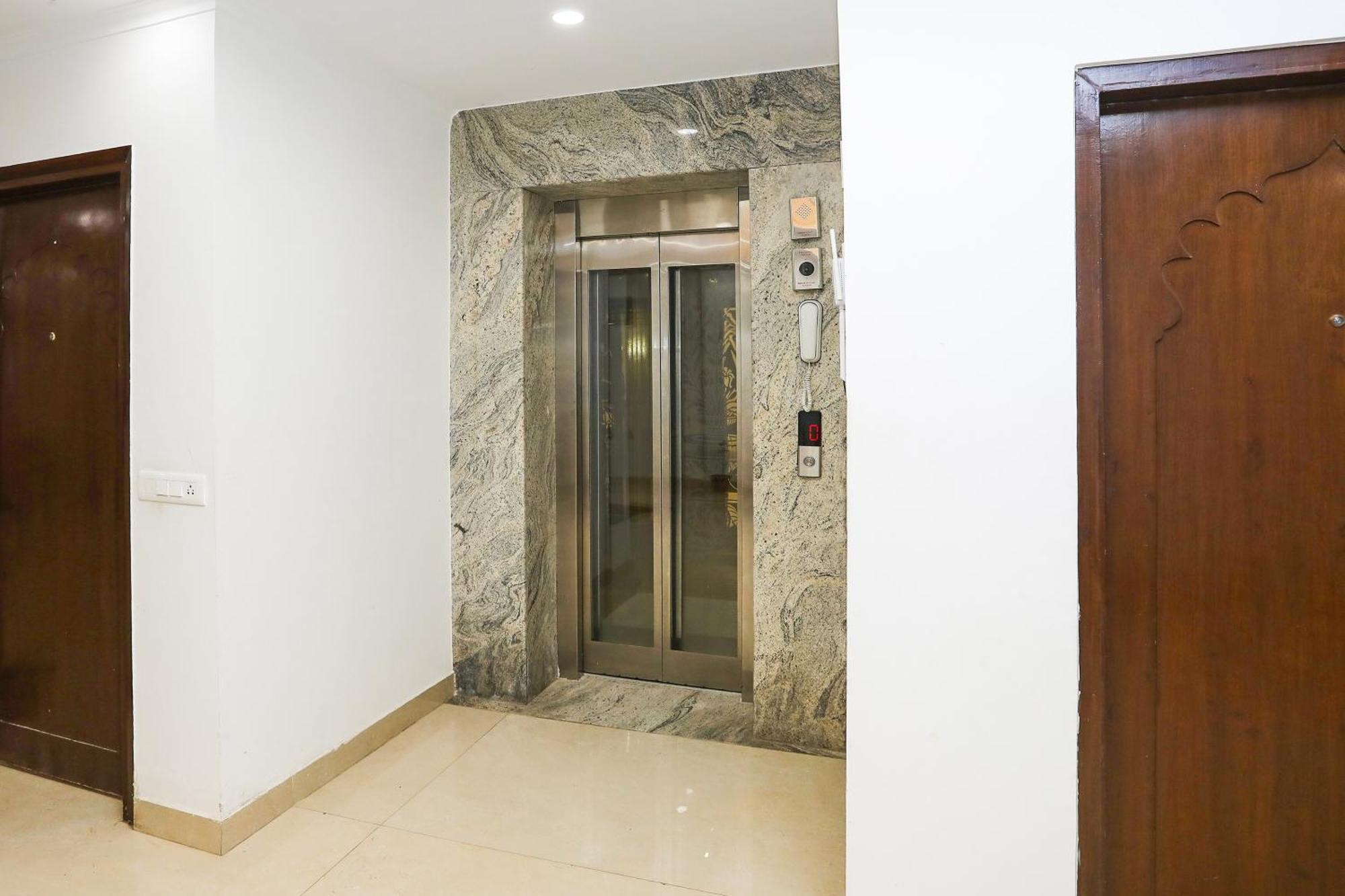 Collection O Residency Near Dwarka Sector 21 Metro Station Hotel Kapas Hera Kültér fotó